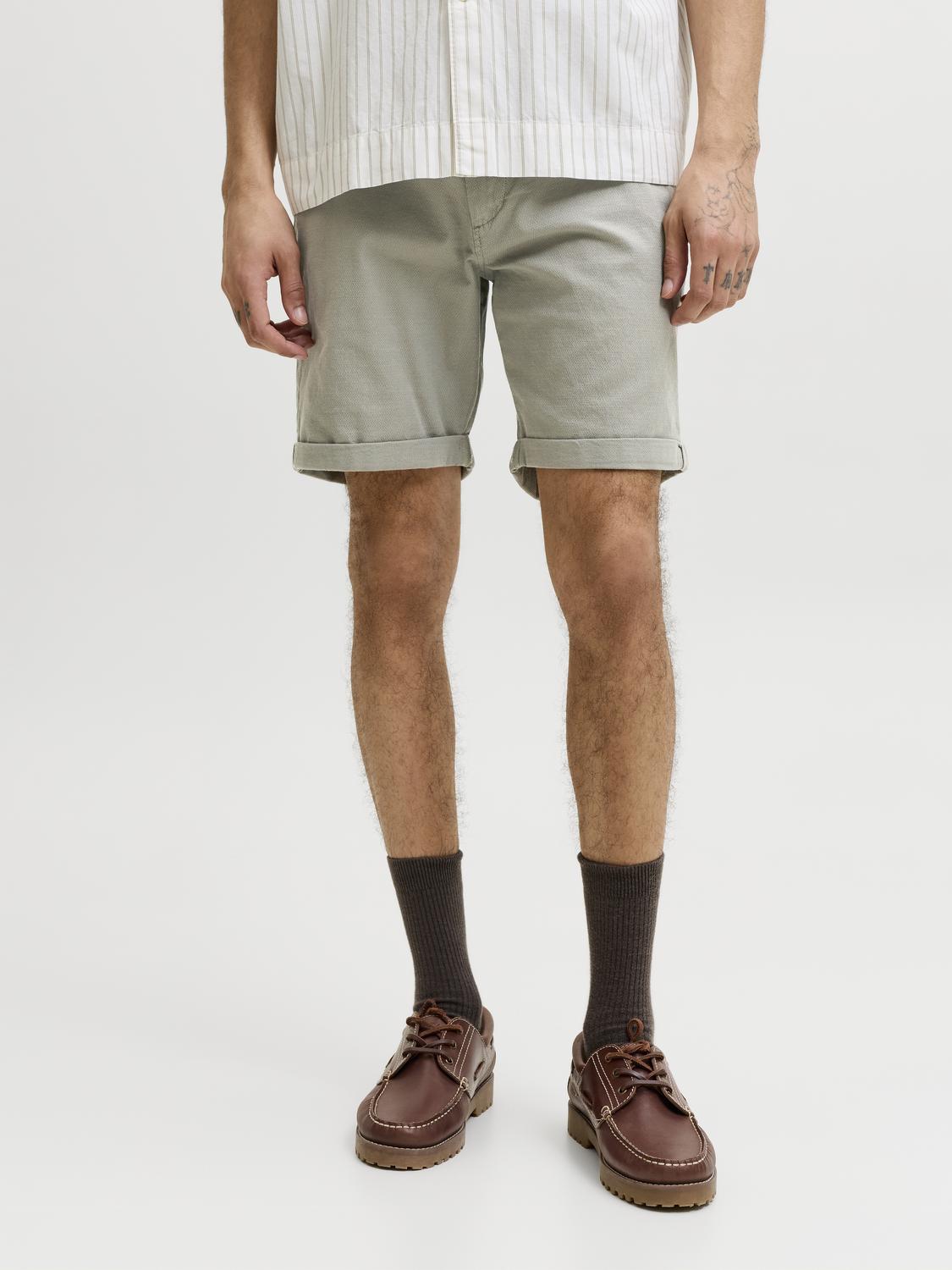 model_shot-front