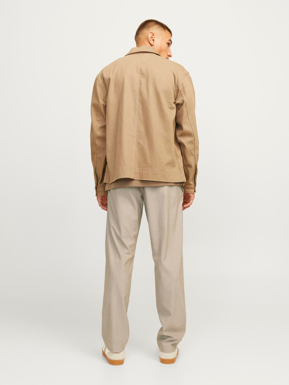 model_shot-back