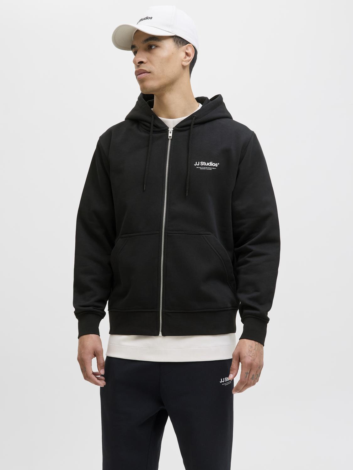 model_shot-front