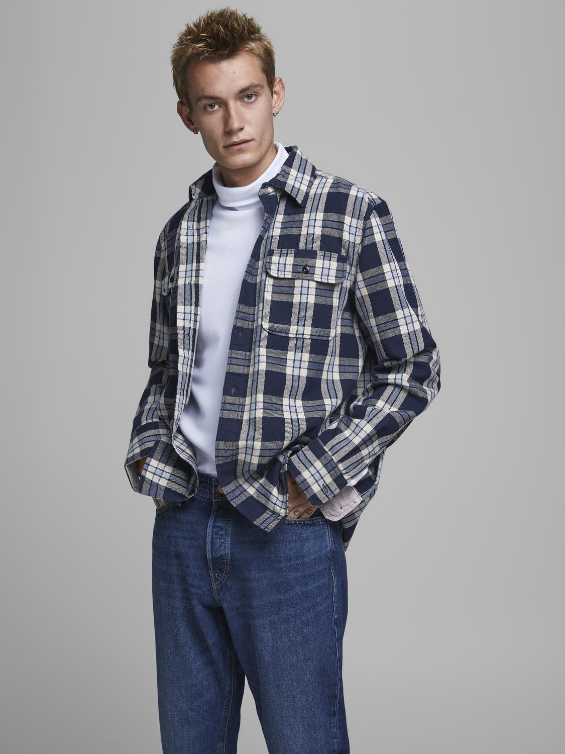 model_shot-front