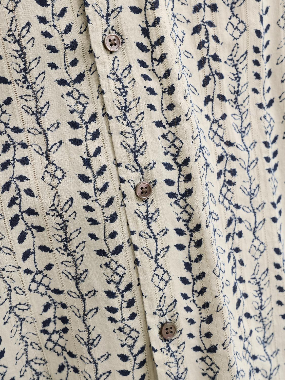 model_shot-detail