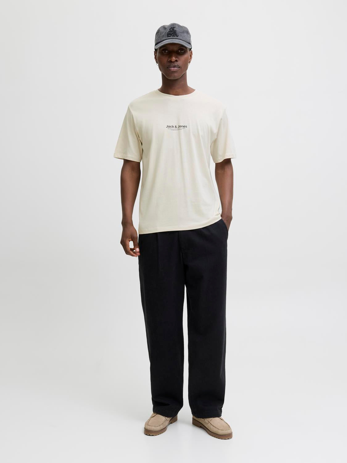 model_shot-front_full
