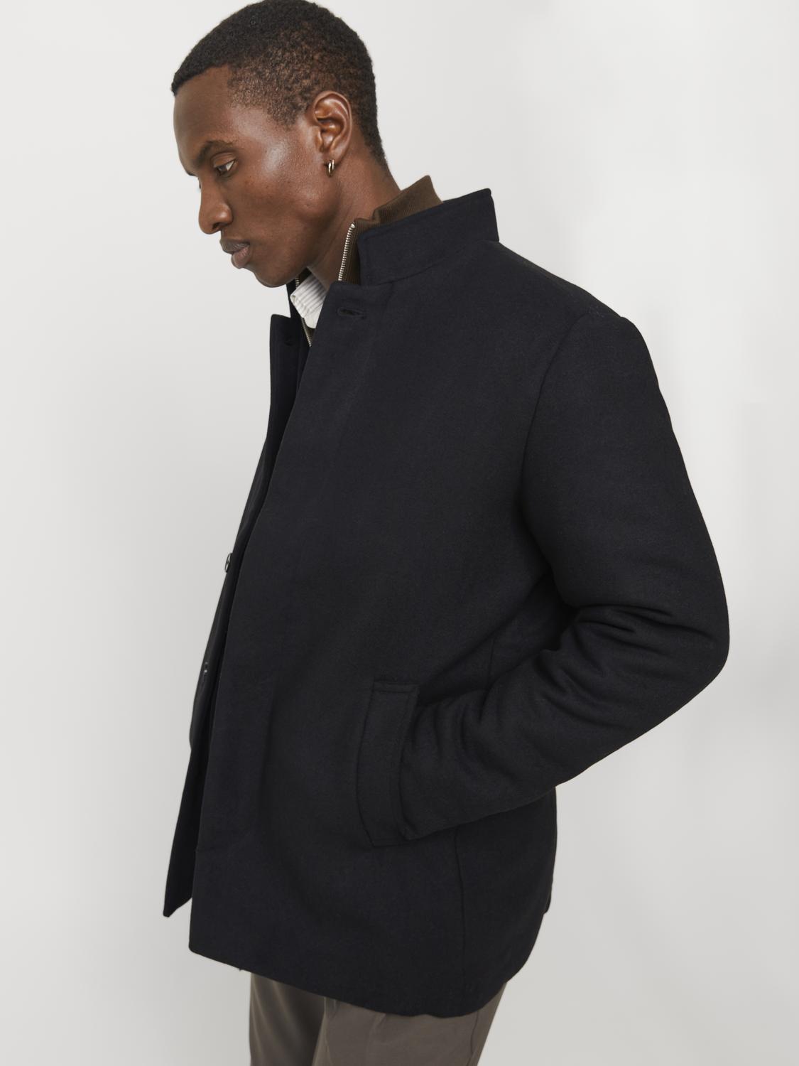 model_shot-creative