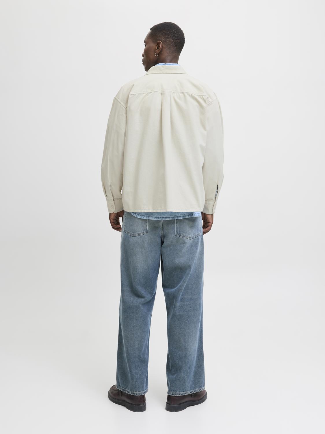 model_shot-back