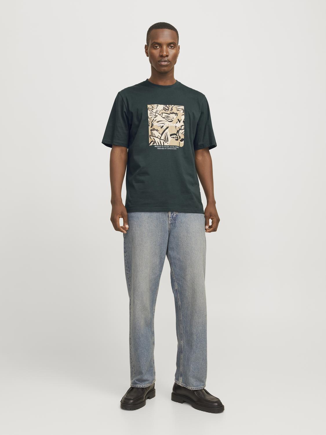 model_shot-front_full