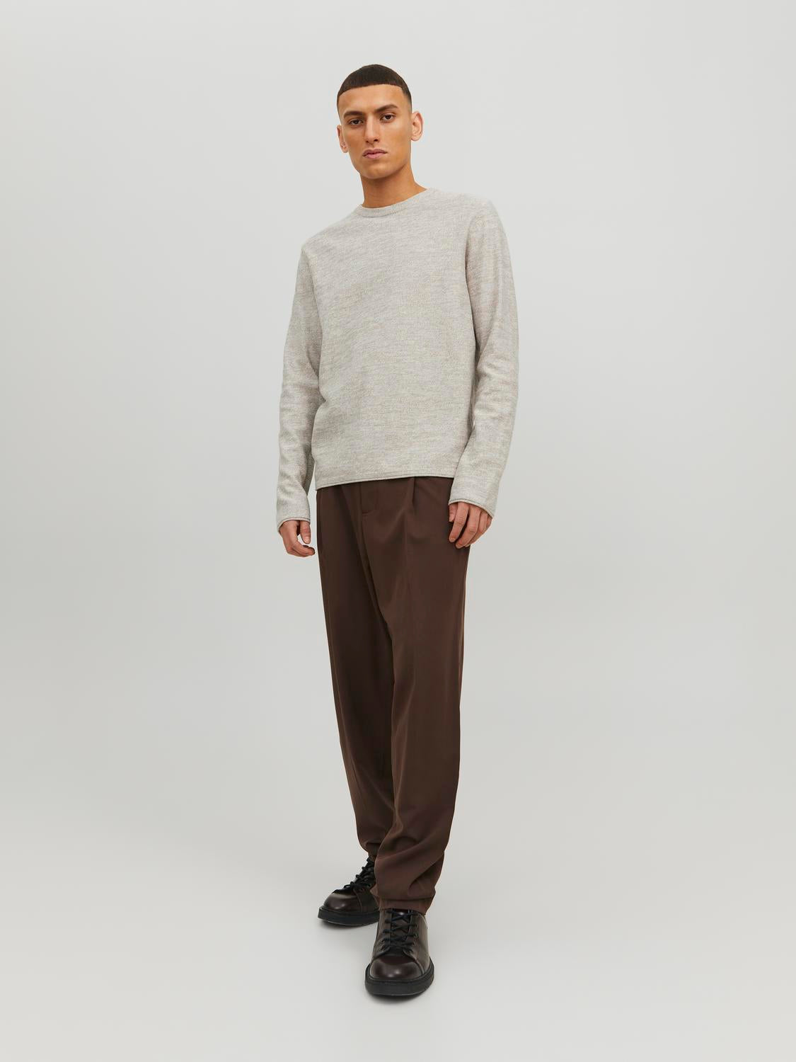 model_shot-front_full