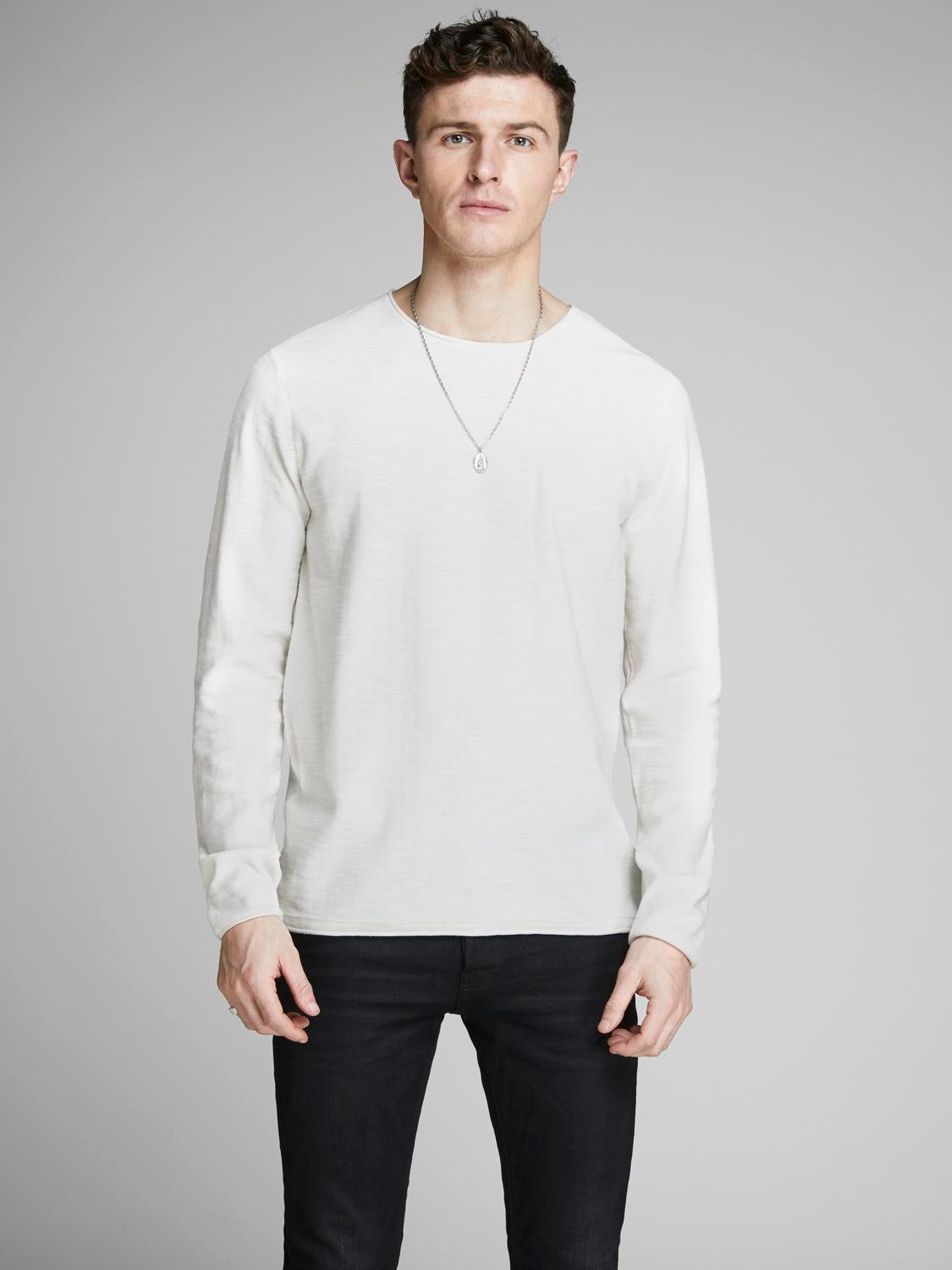 model_shot-front