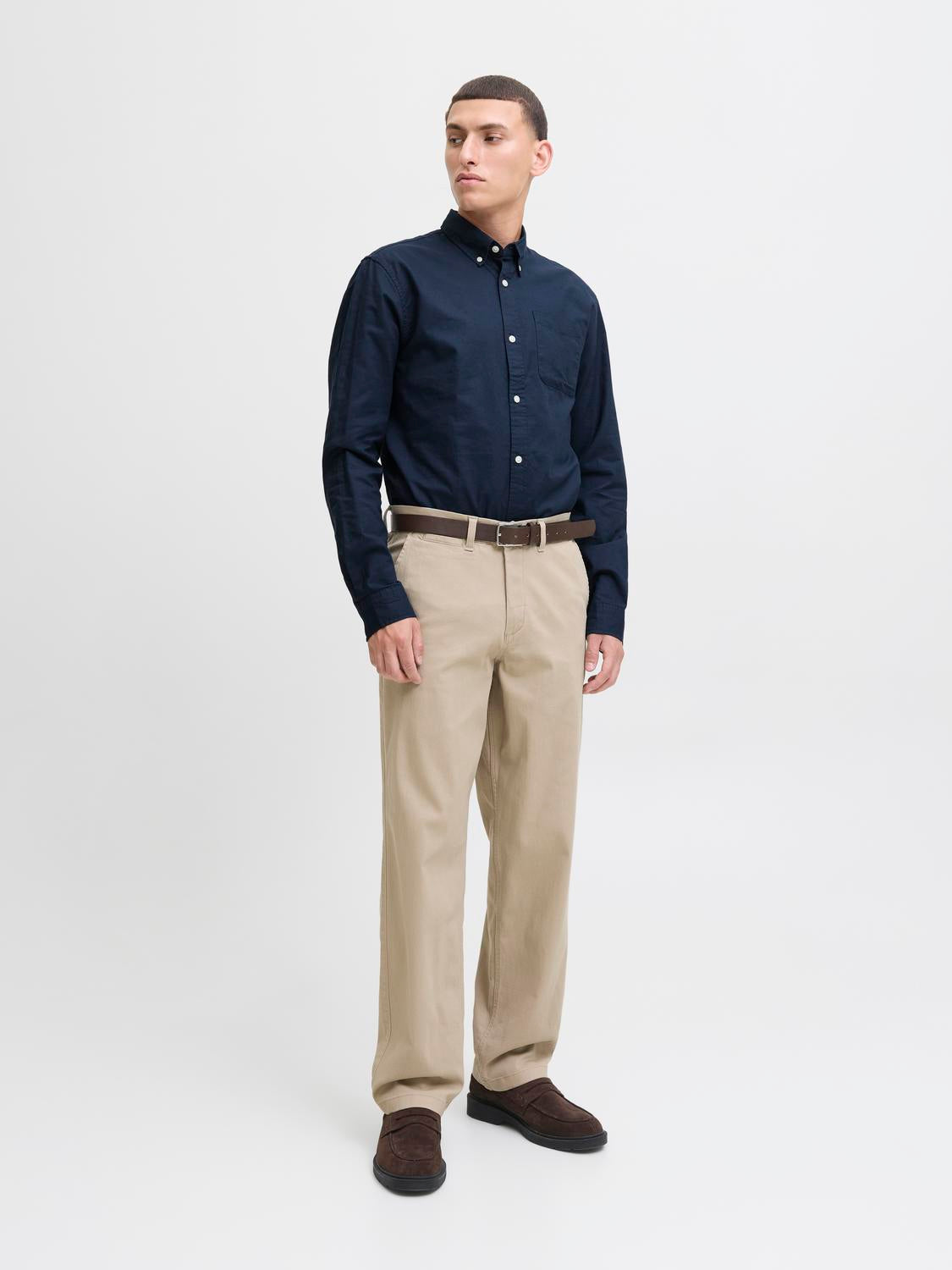 model_shot-front_full