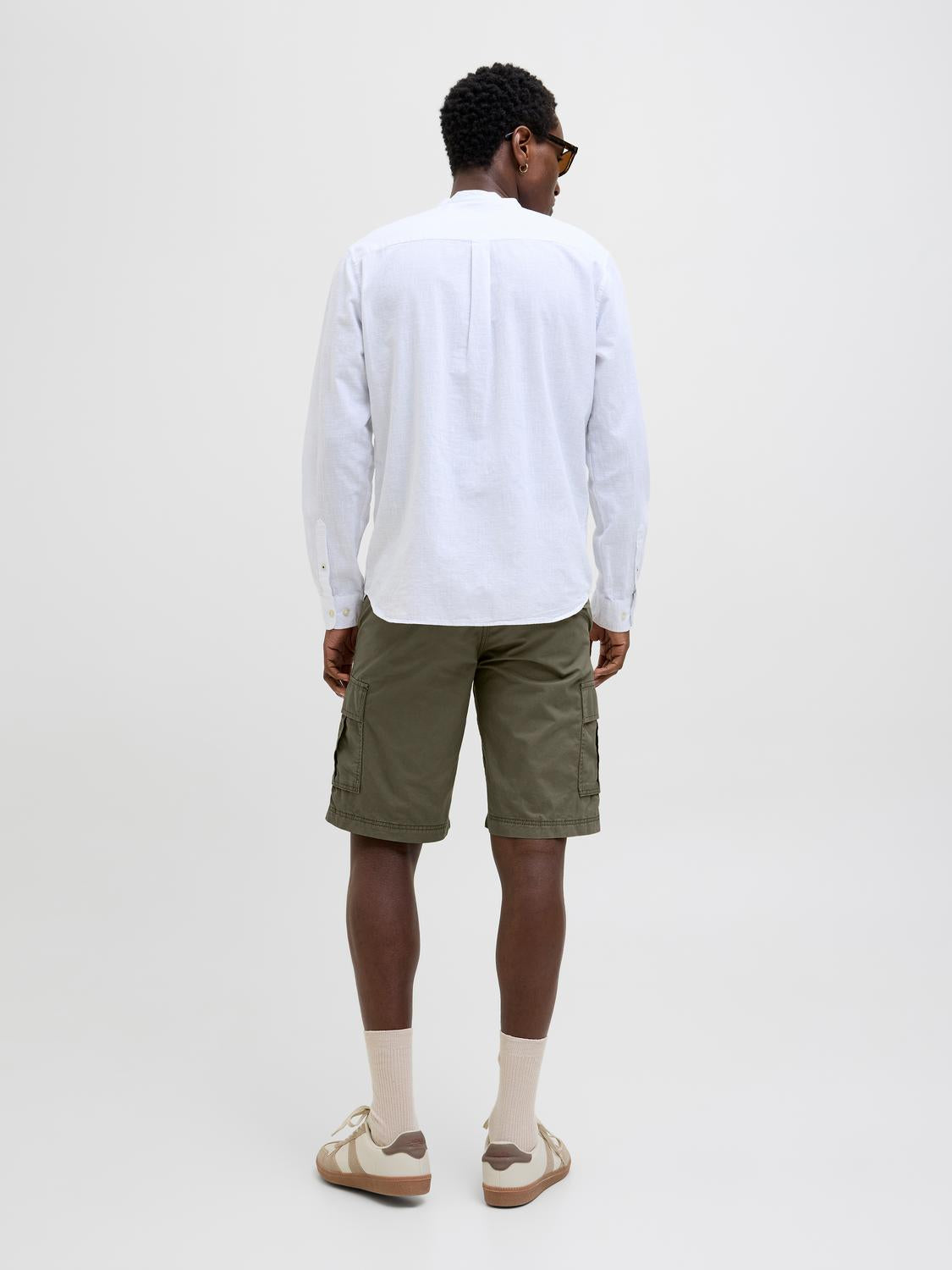 model_shot-front_full