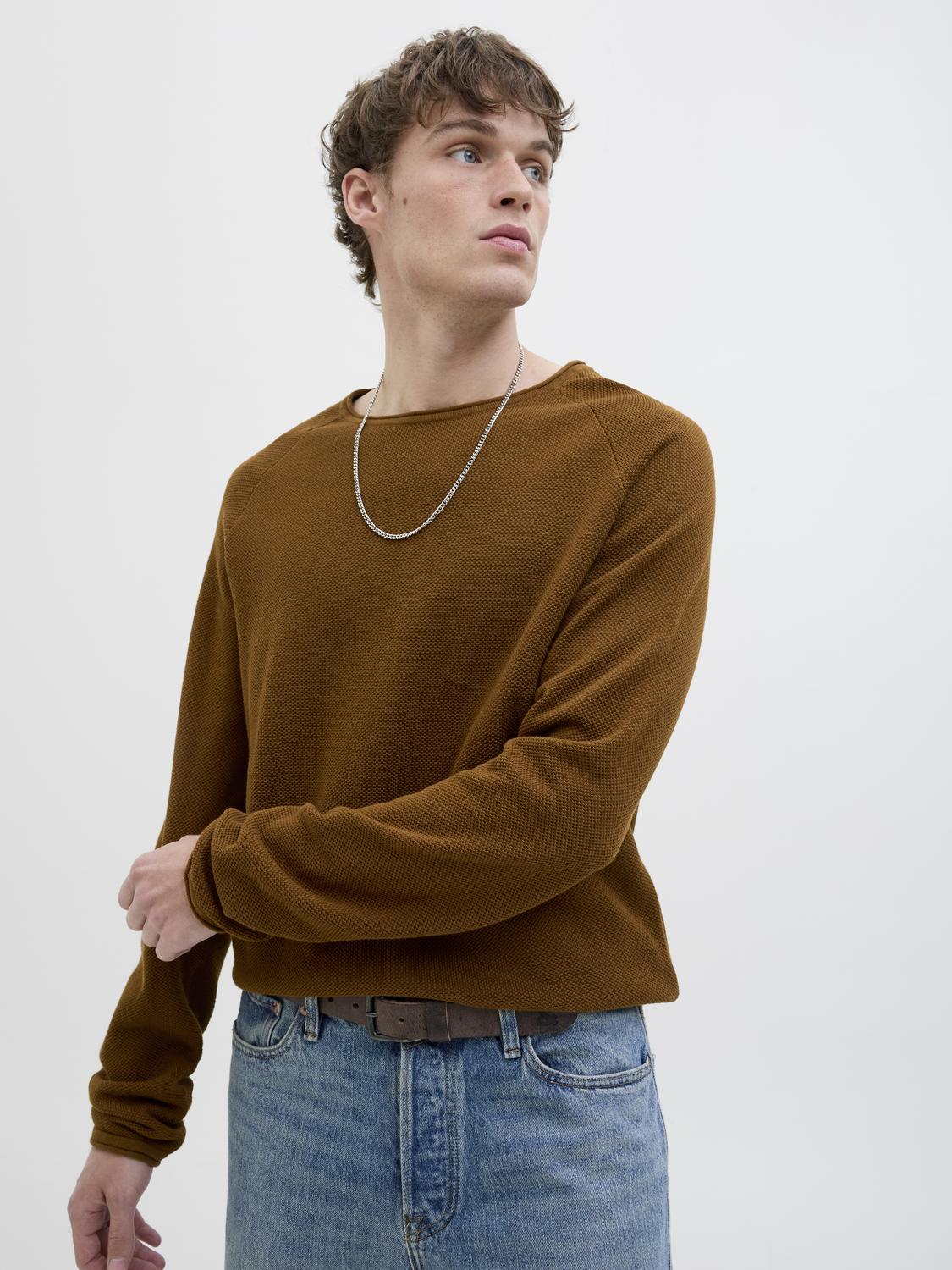 model_shot-creative
