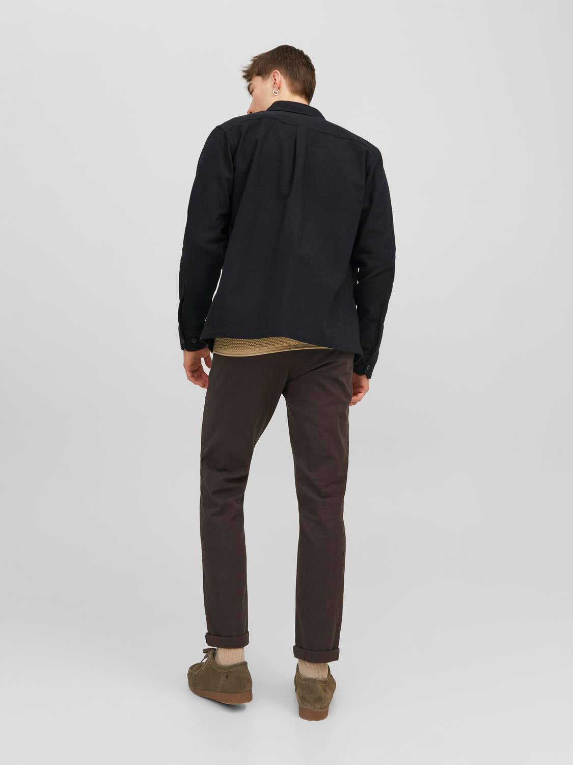 model_shot-back