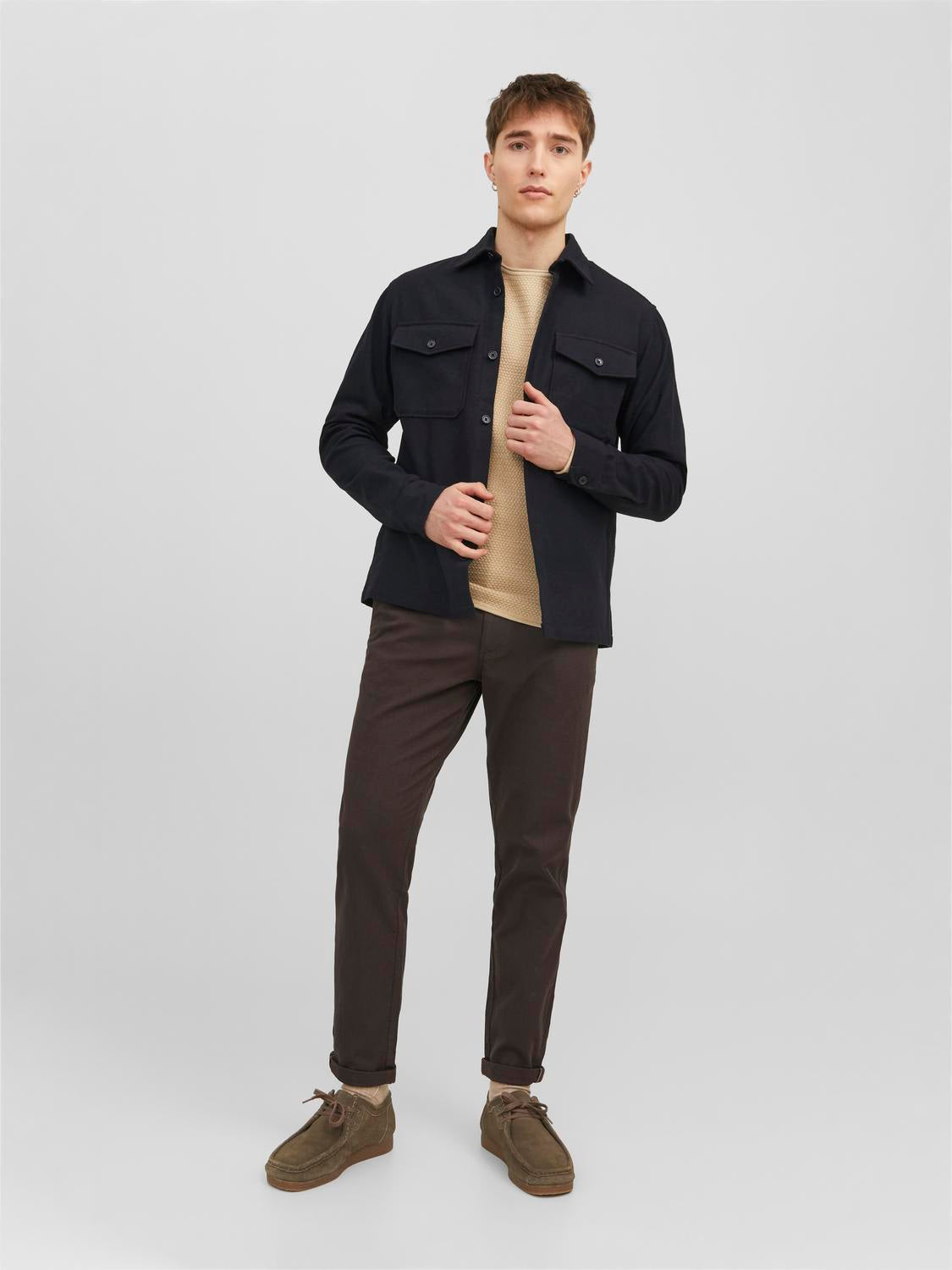 model_shot-front_full