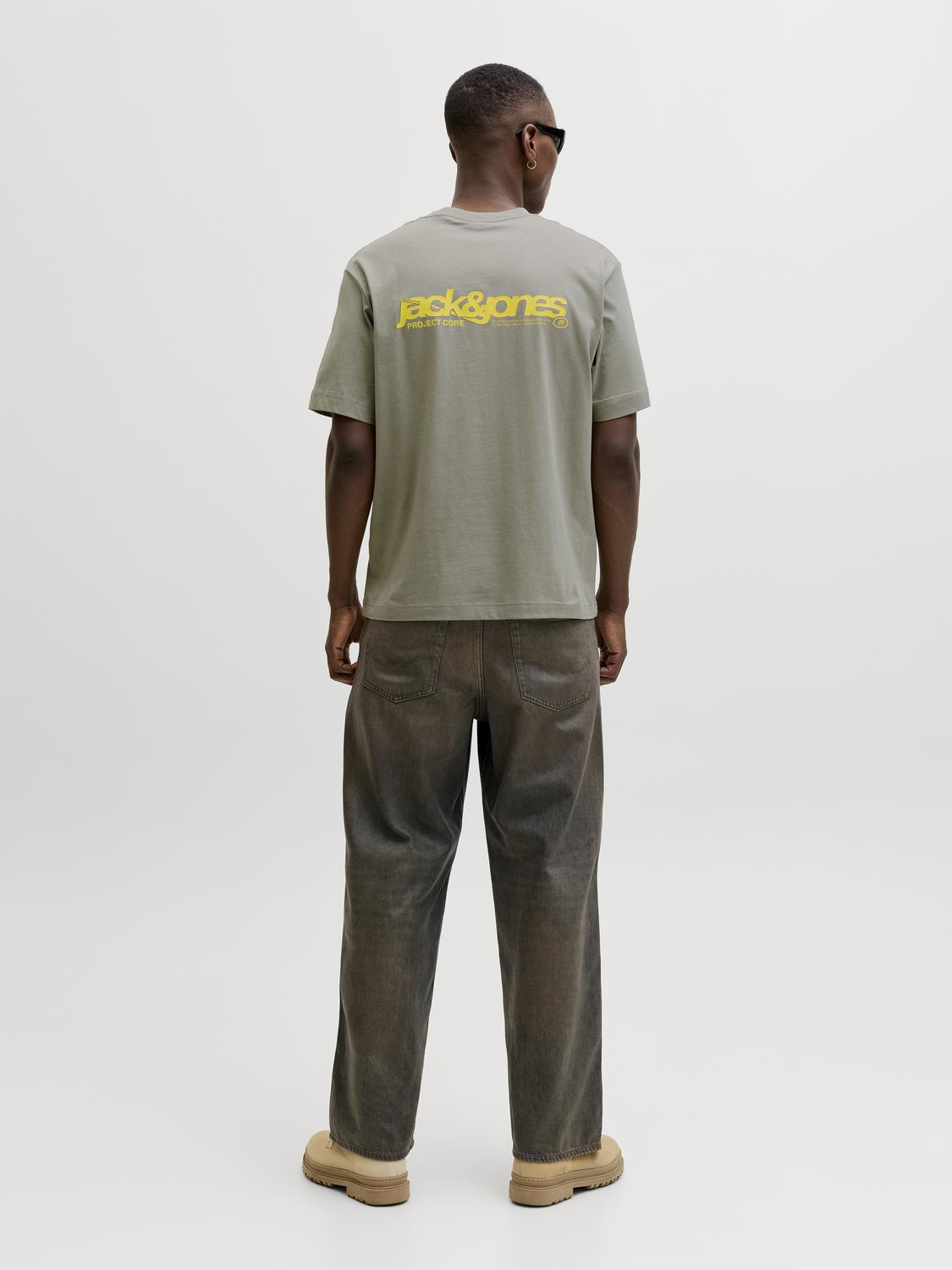 model_shot-back