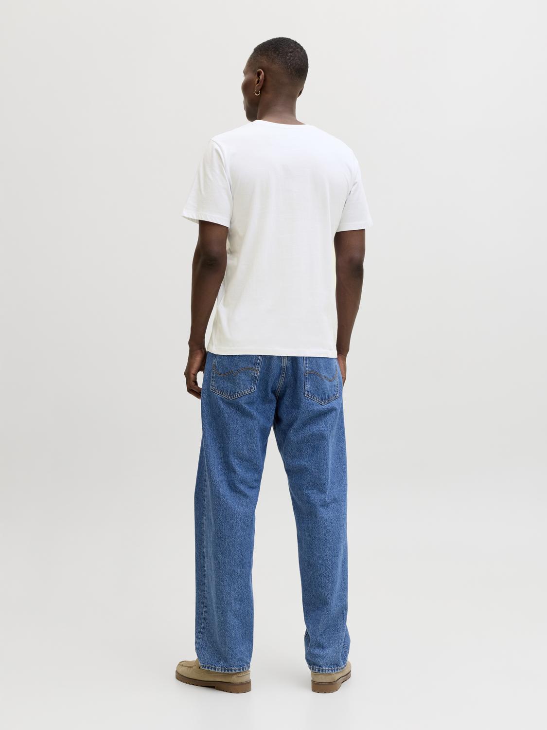 model_shot-back