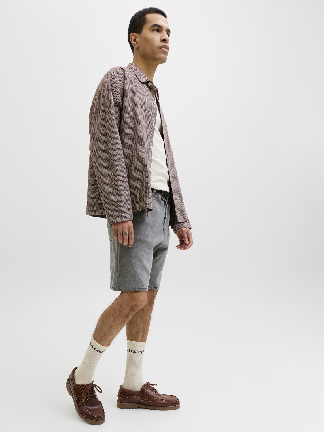 model_shot-creative