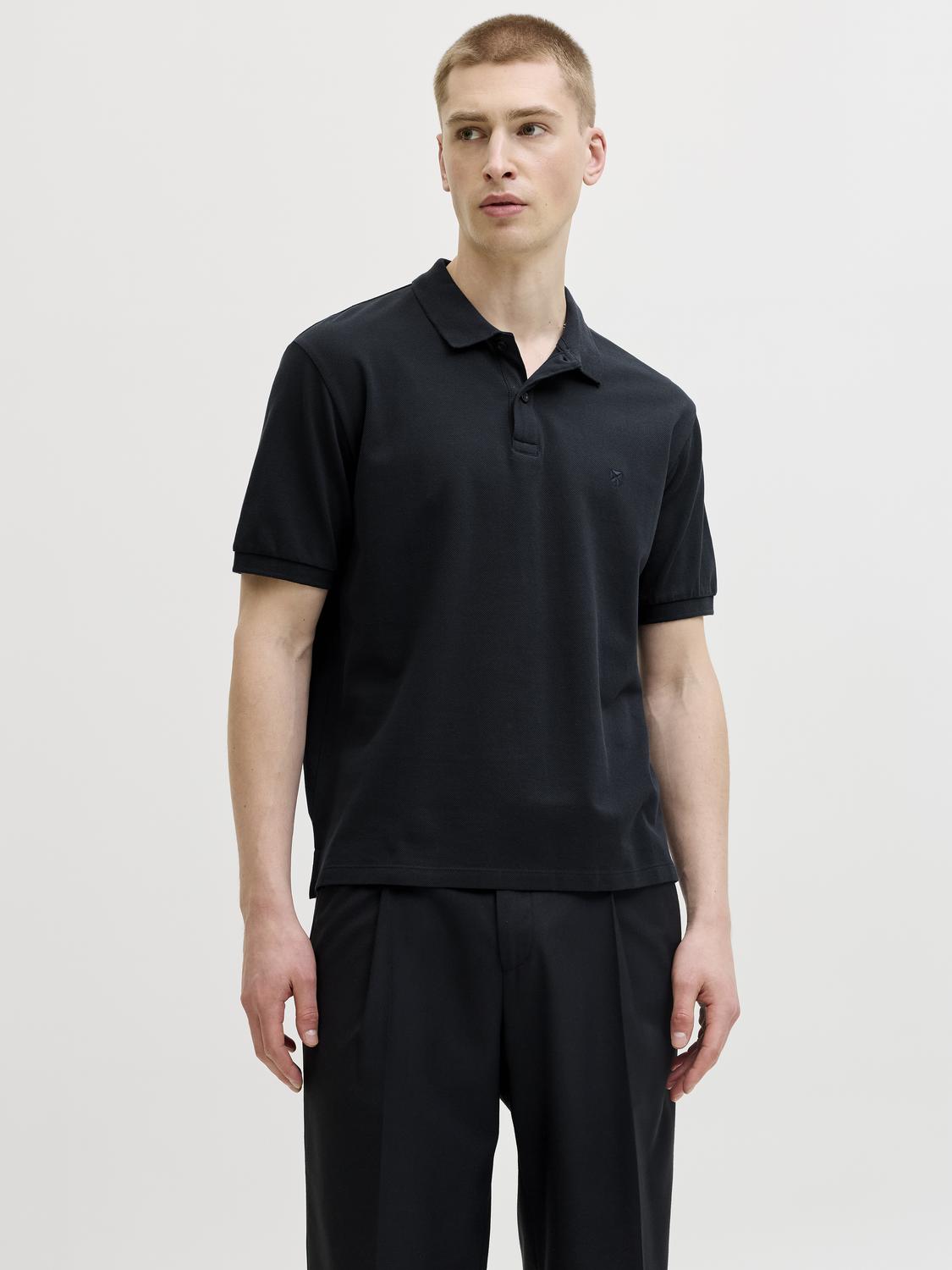 model_shot-front