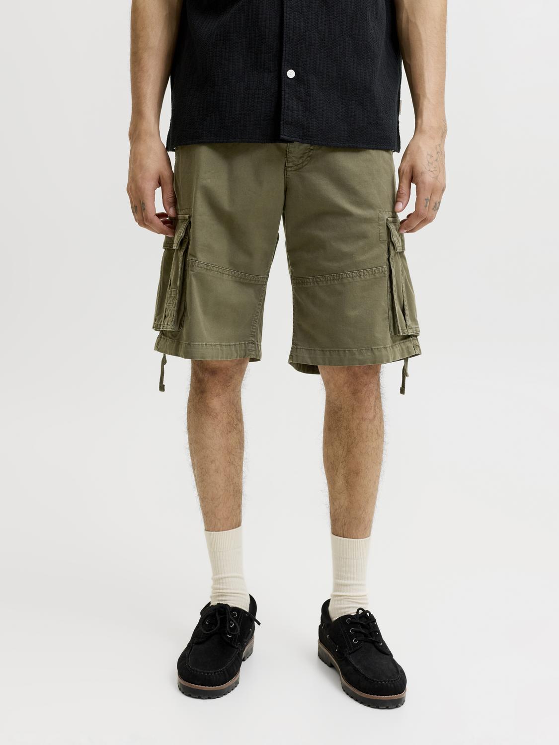 model_shot-front
