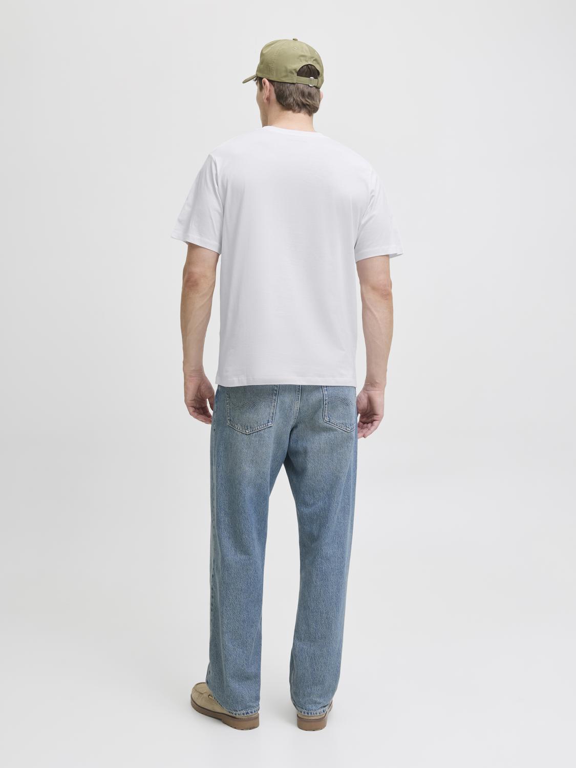 model_shot-back