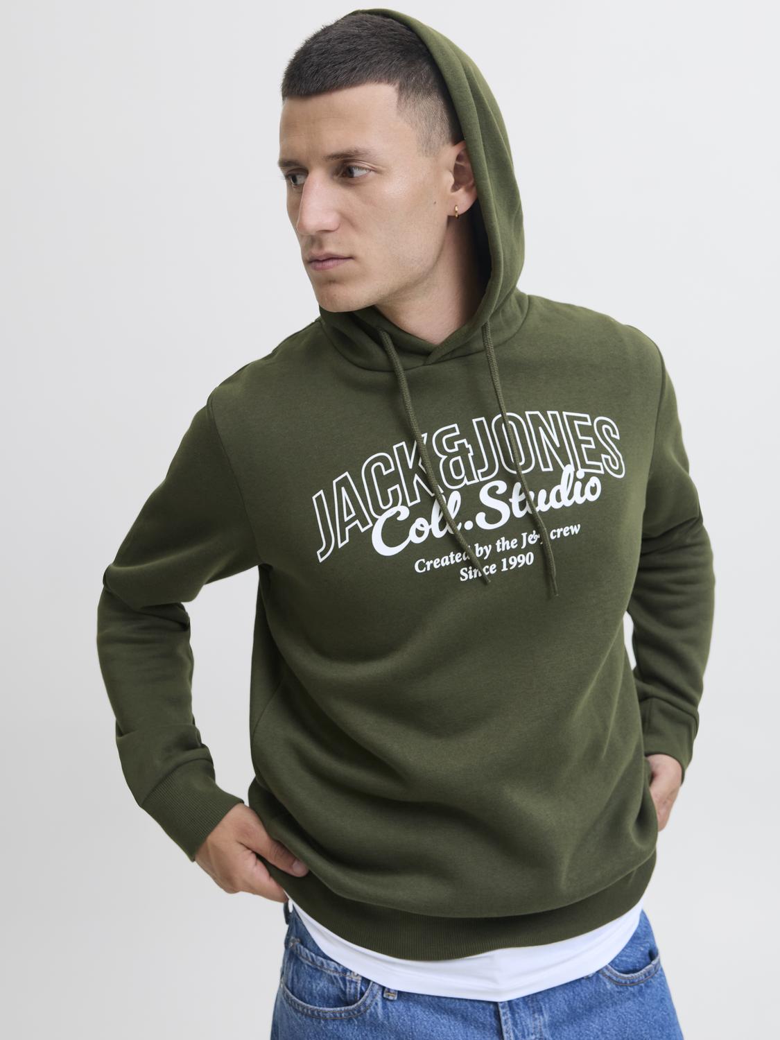 model_shot-creative