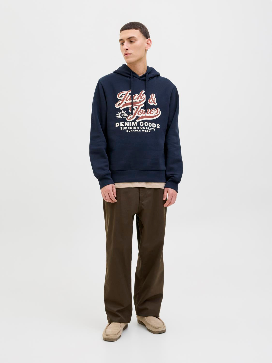 model_shot-front_full