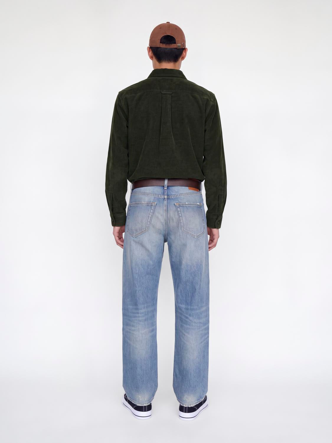 model_shot-back