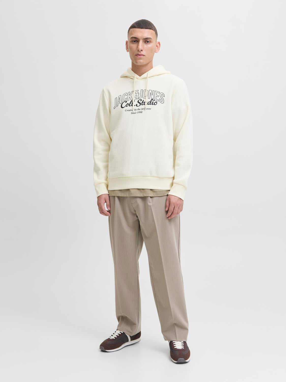model_shot-front_full