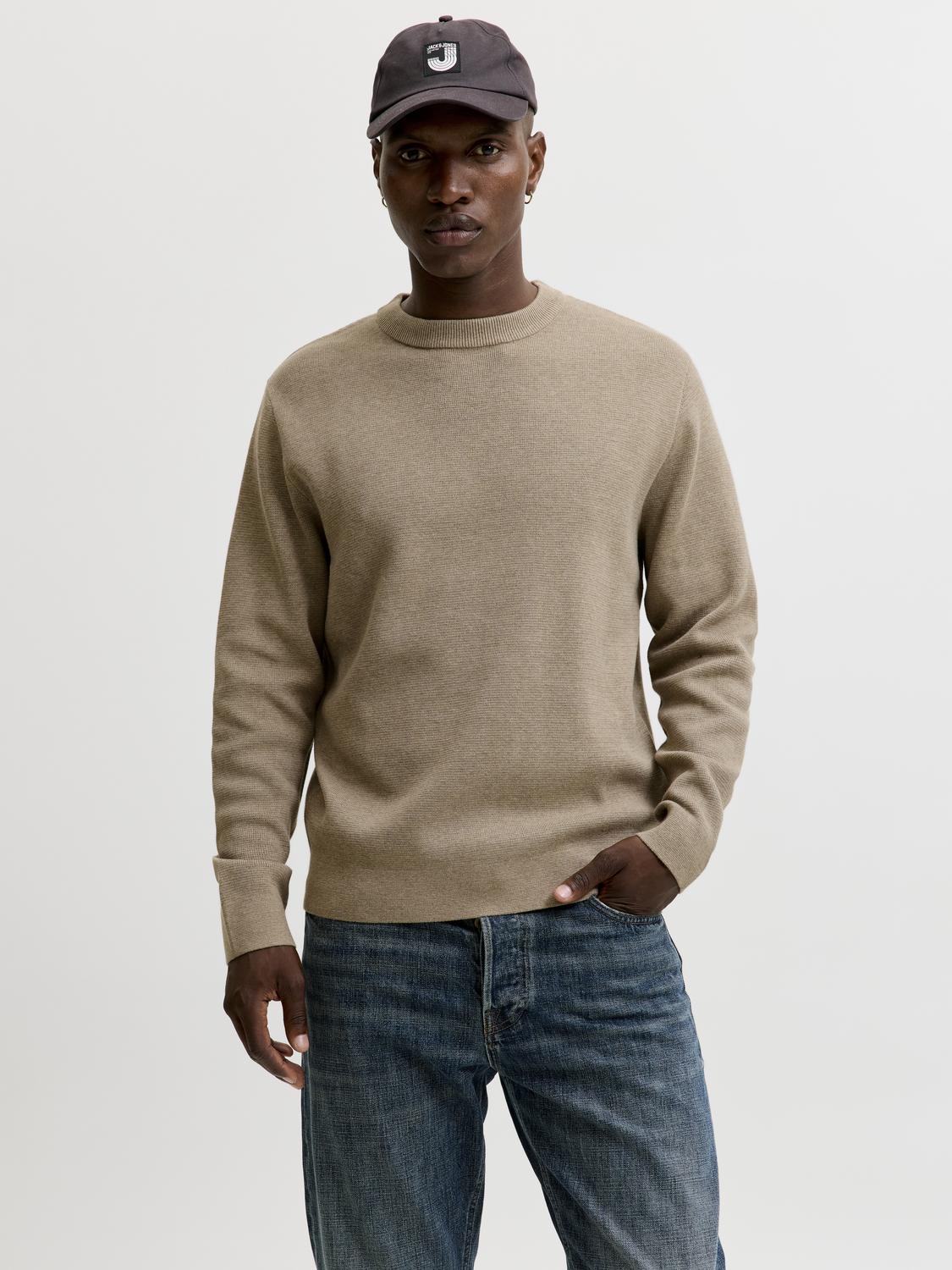 model_shot-front