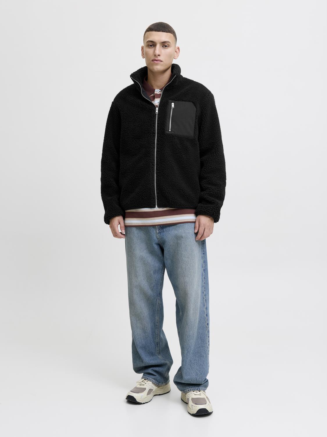 model_shot-front_full
