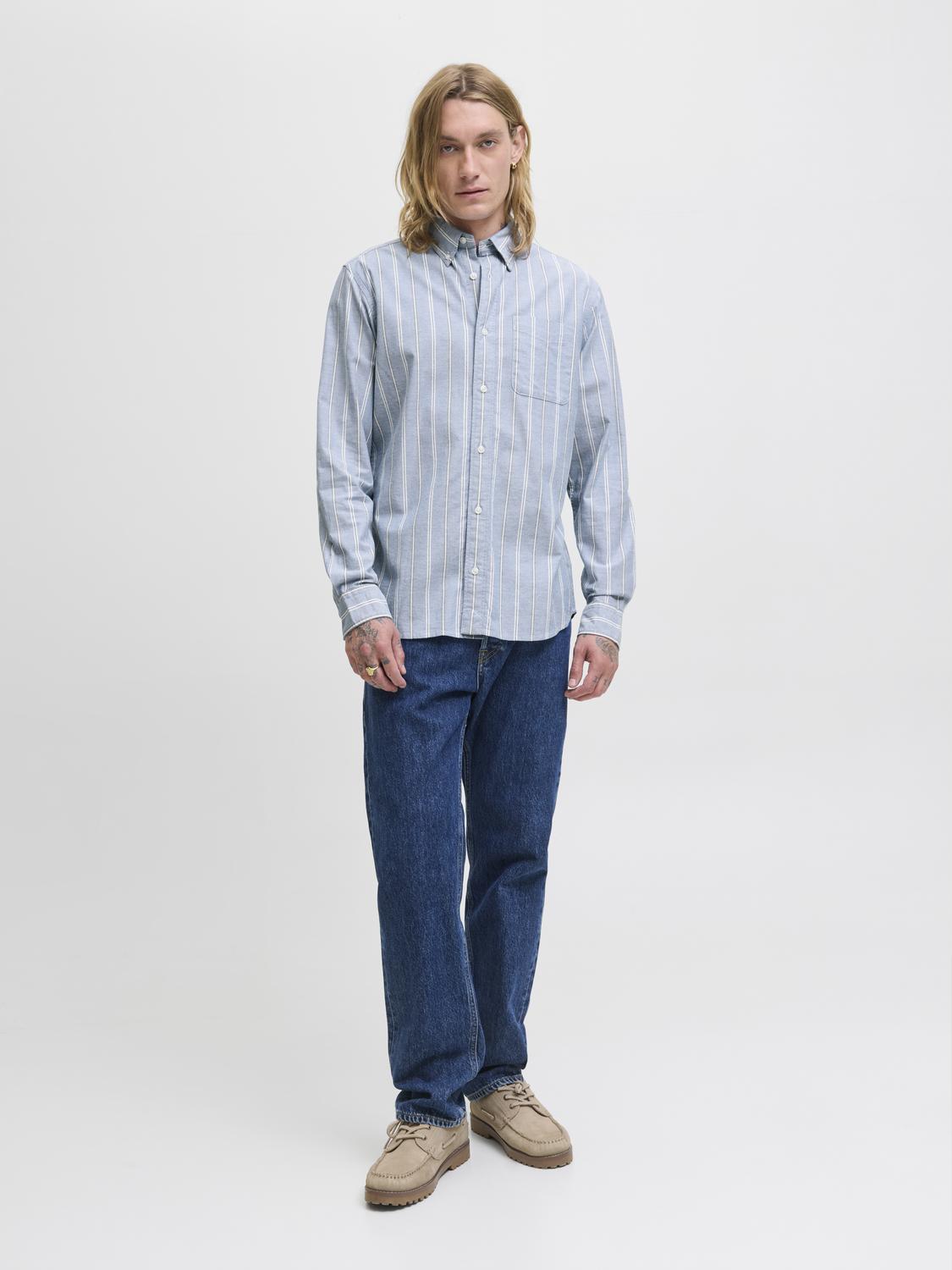 model_shot-front_full