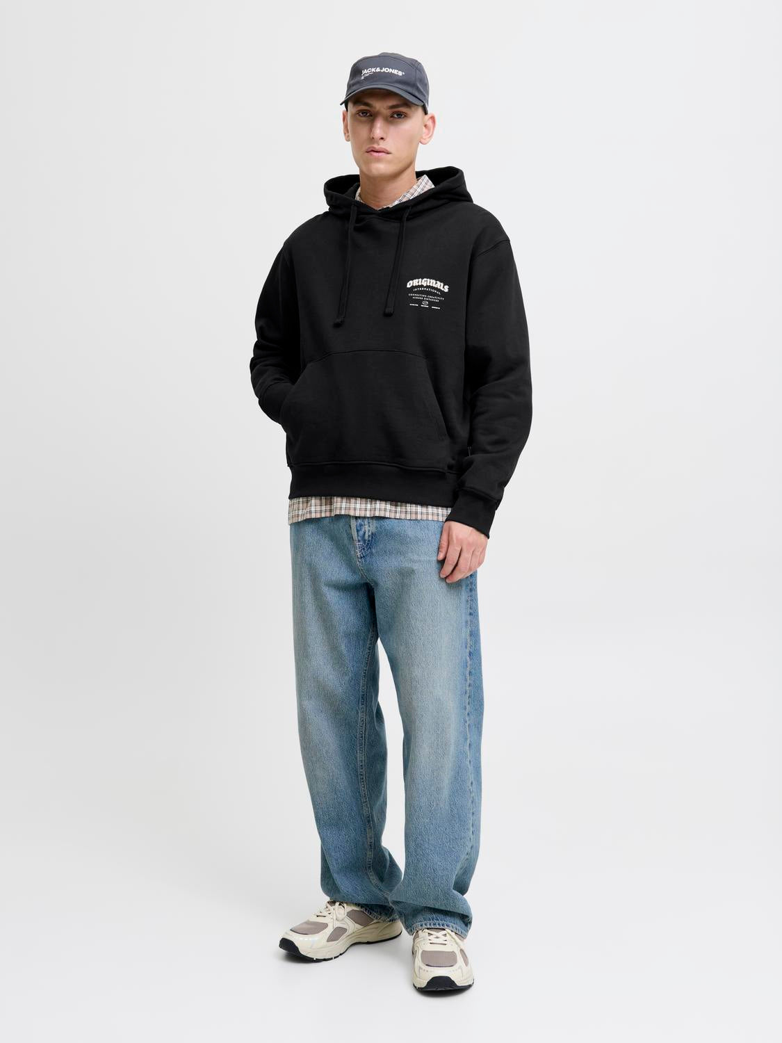 model_shot-front_full