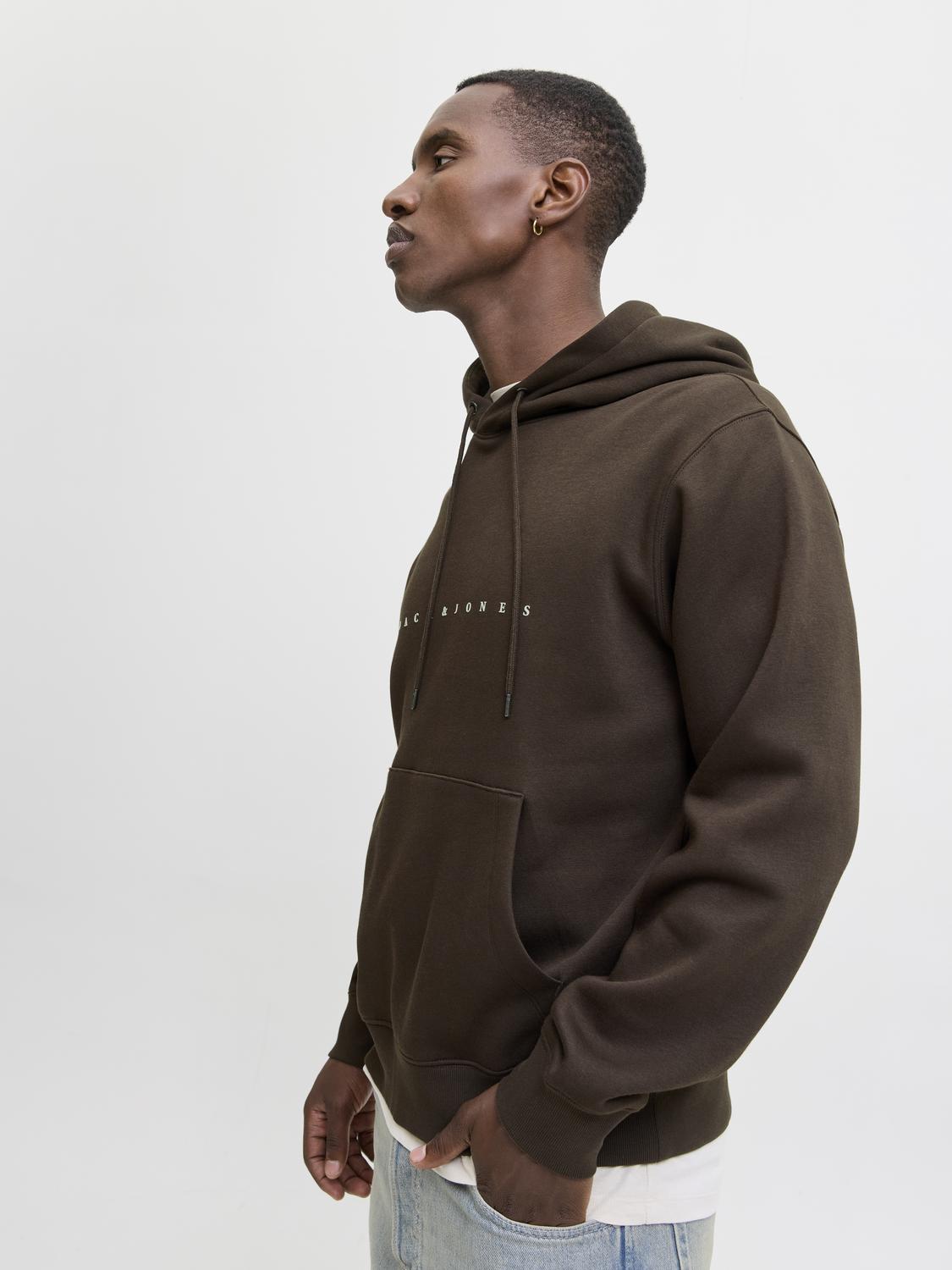 model_shot-creative