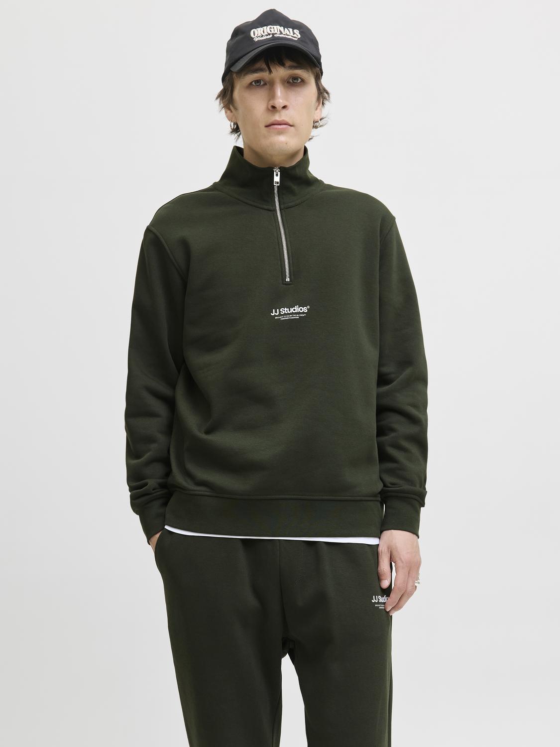 model_shot-front