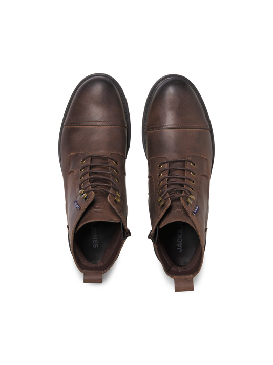 model_shot-front_full