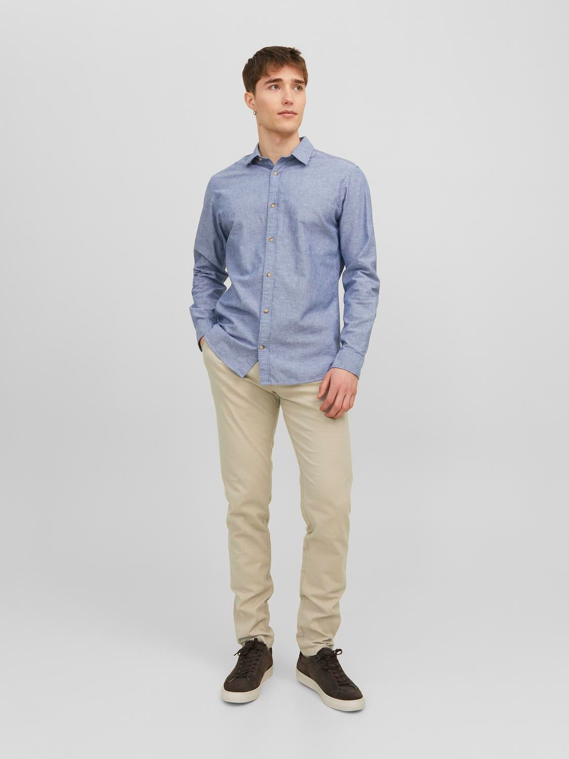model_shot-front_full