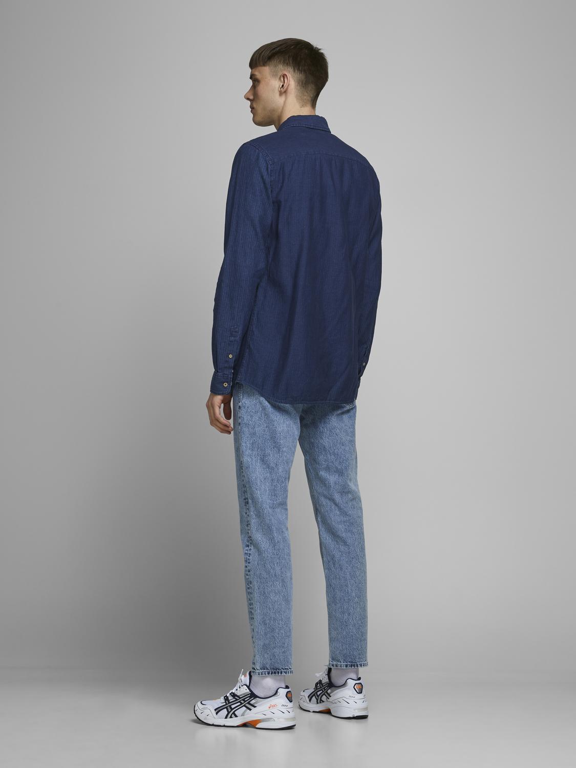 model_shot-back