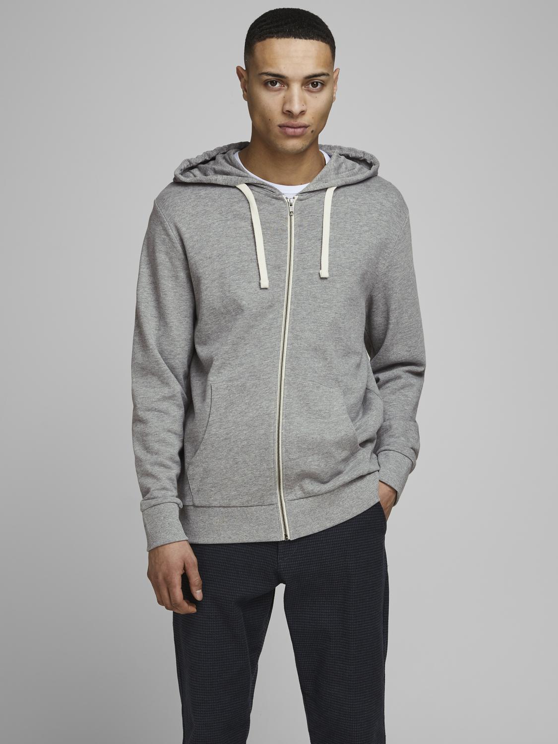 model_shot-front