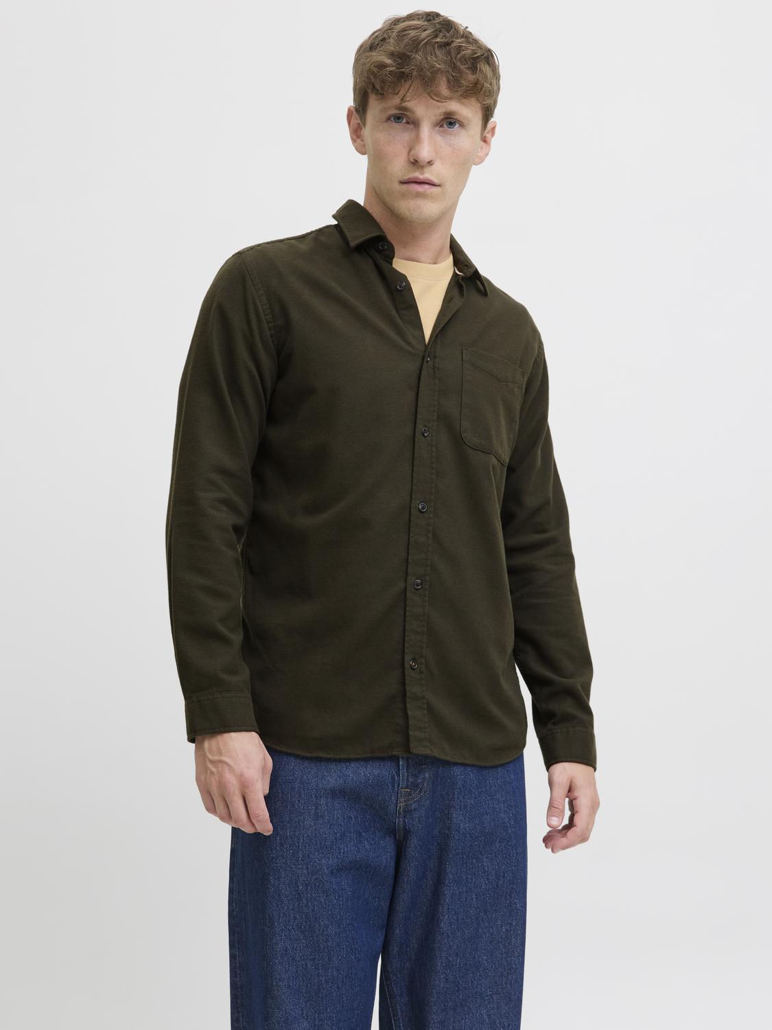 model_shot-front
